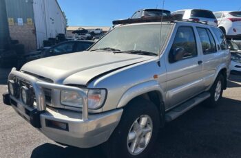 Wrecking 2004 Nissan Pathfinder