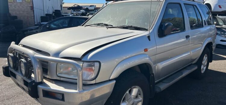 Wrecking 2004 Nissan Pathfinder